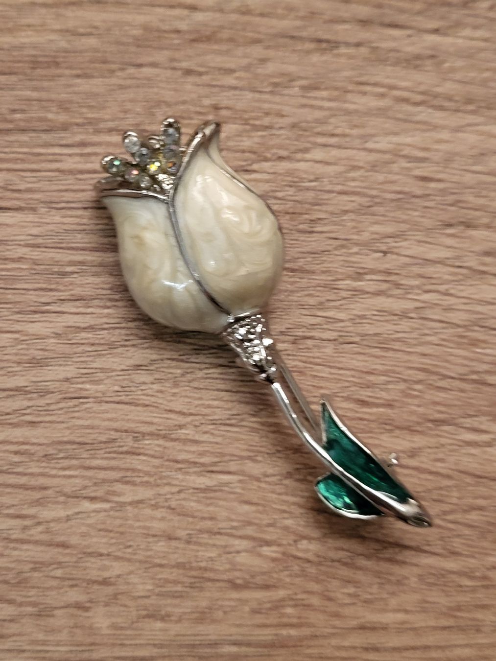 Broches & Aiguilles: Weisse Vintage Tulpe Brosche mit Strass – D'occasion à Allschwil par Uhrenbinz